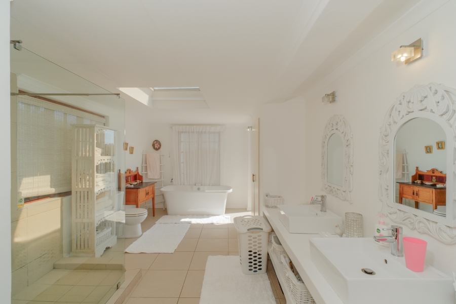 4 Bedroom Property for Sale in Kommetjie Western Cape